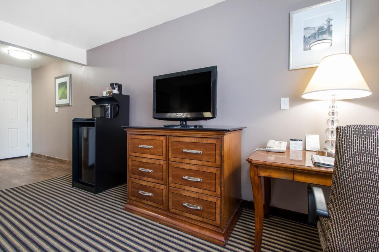 Ramada Bayside Inn & Suites Eureka Eksteriør bilde