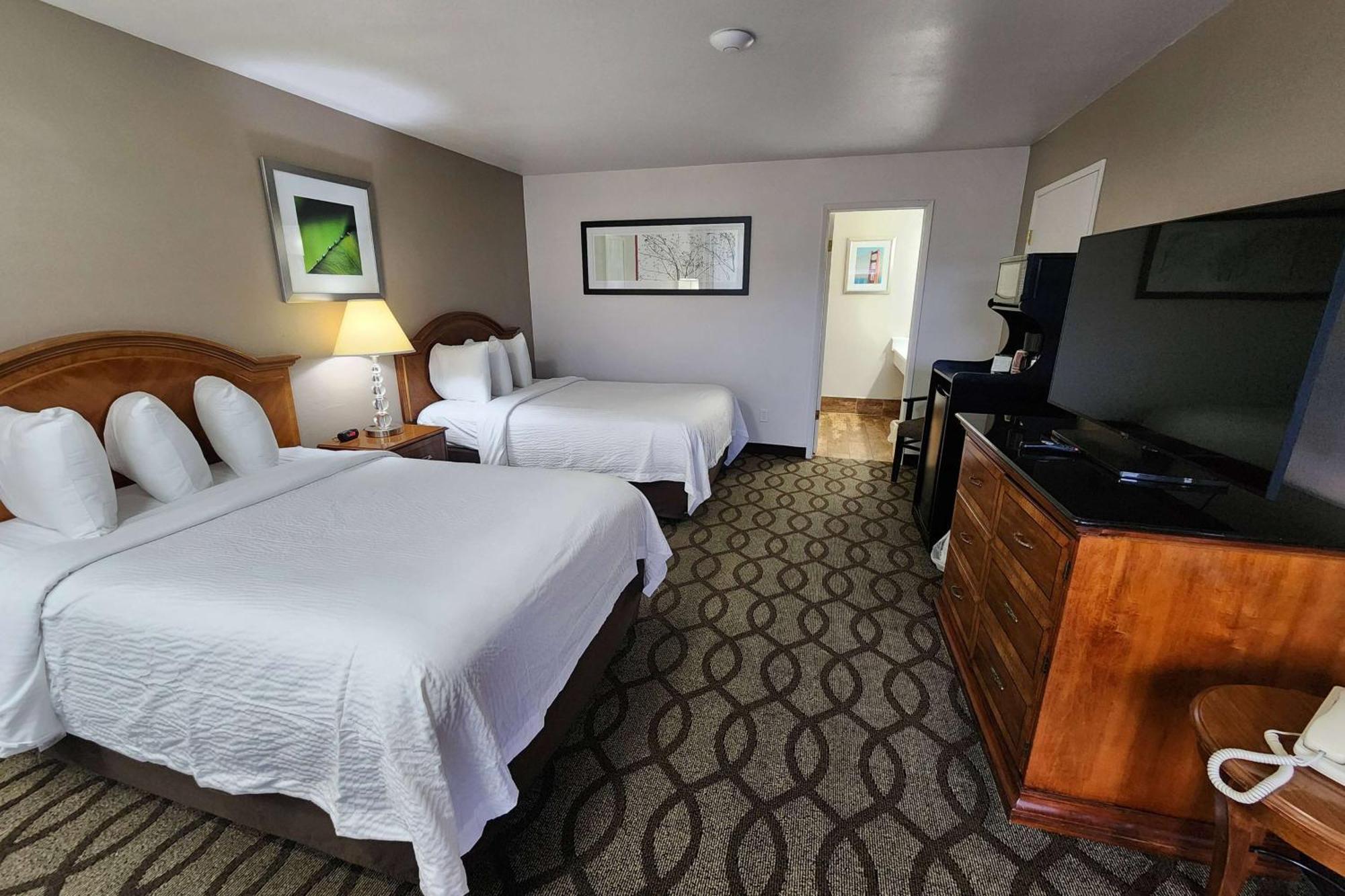 Ramada Bayside Inn & Suites Eureka Eksteriør bilde