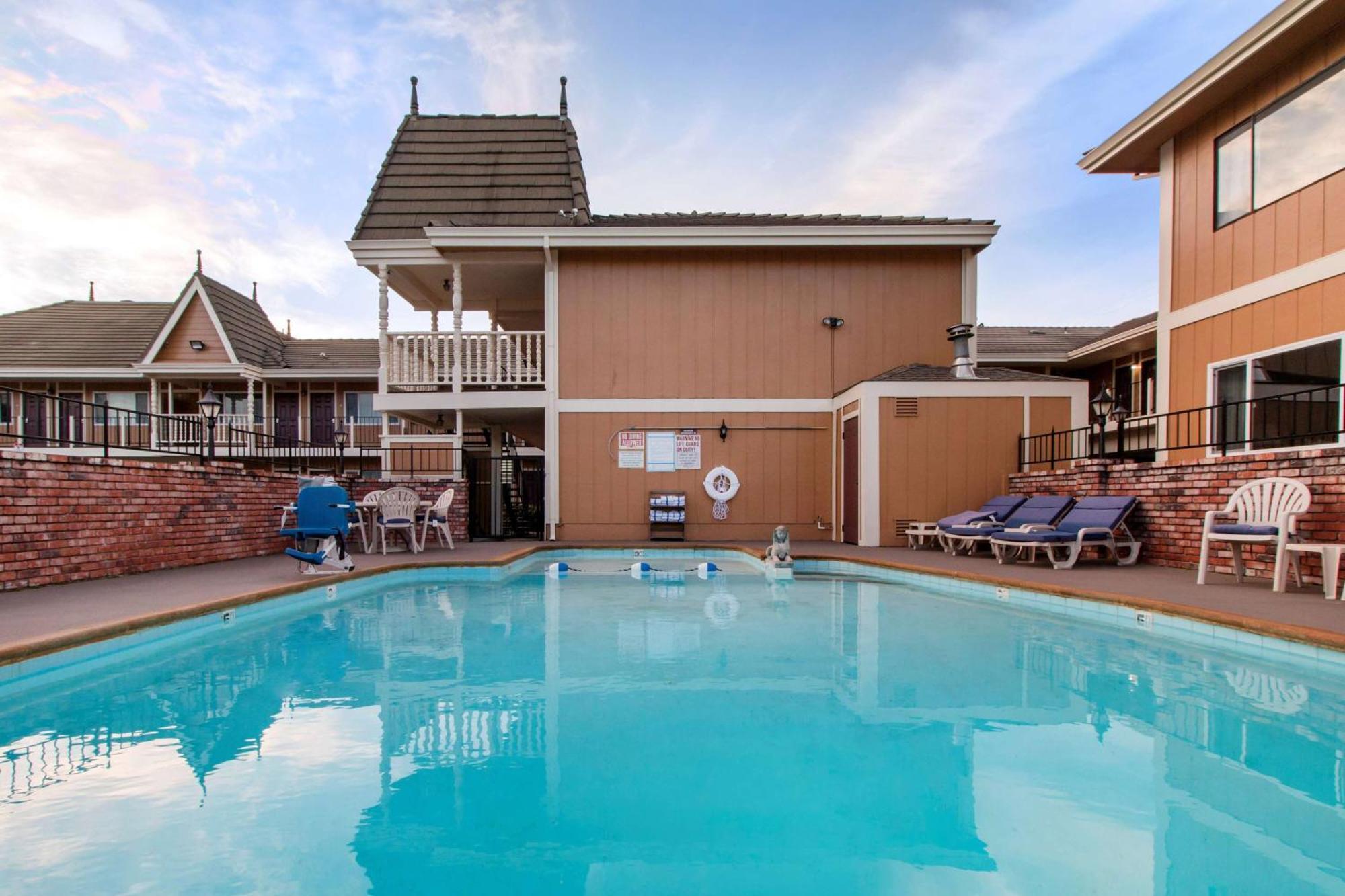 Ramada Bayside Inn & Suites Eureka Eksteriør bilde