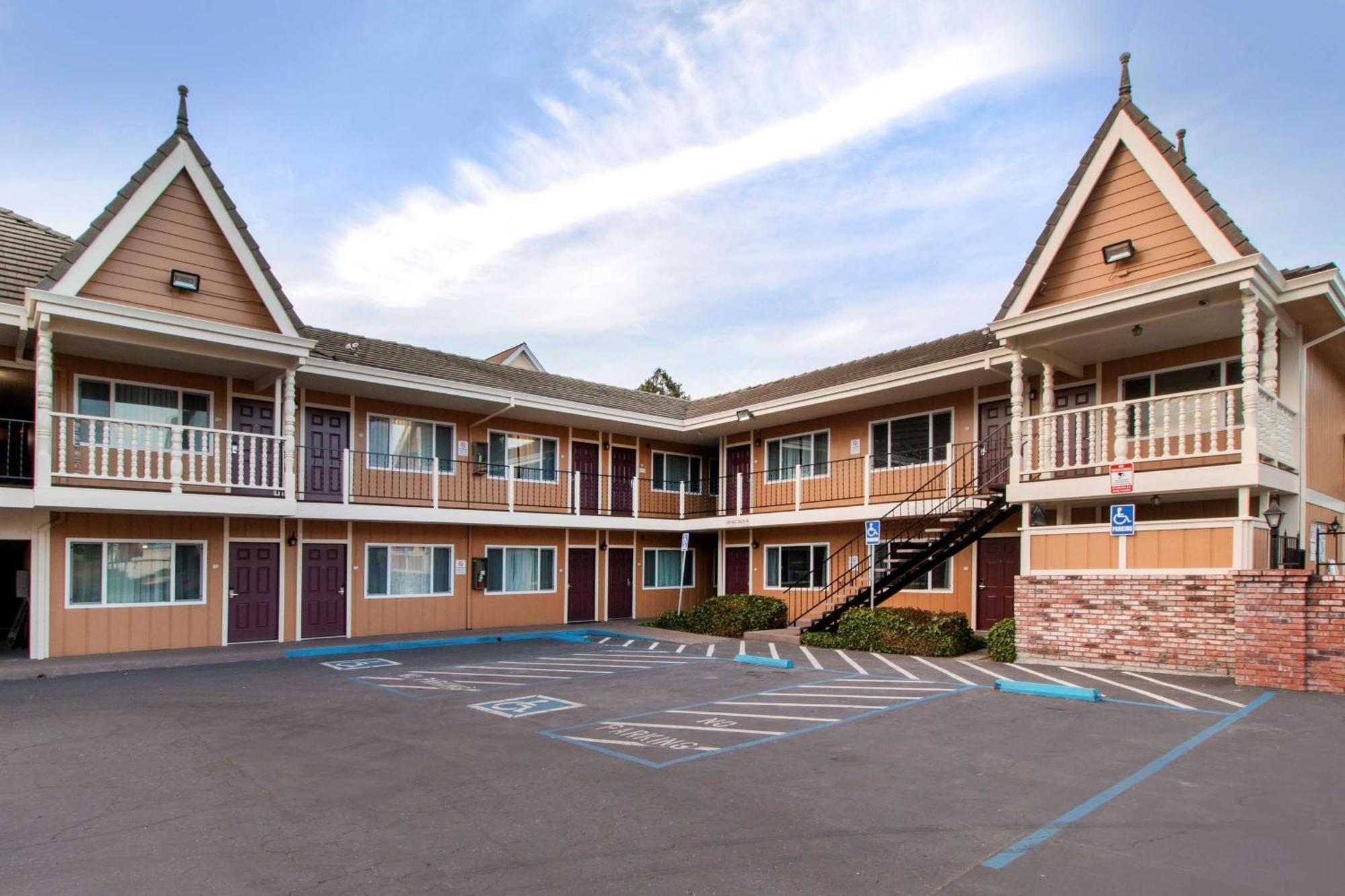Ramada Bayside Inn & Suites Eureka Eksteriør bilde