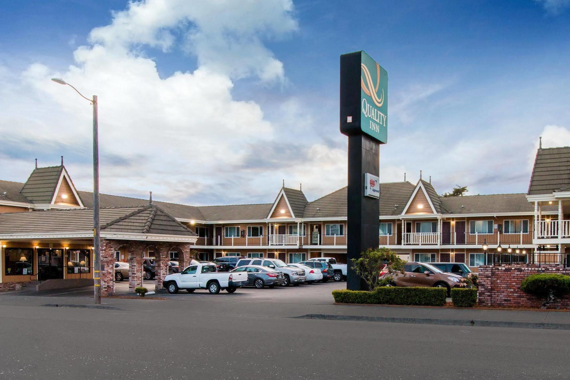 Ramada Bayside Inn & Suites Eureka Eksteriør bilde