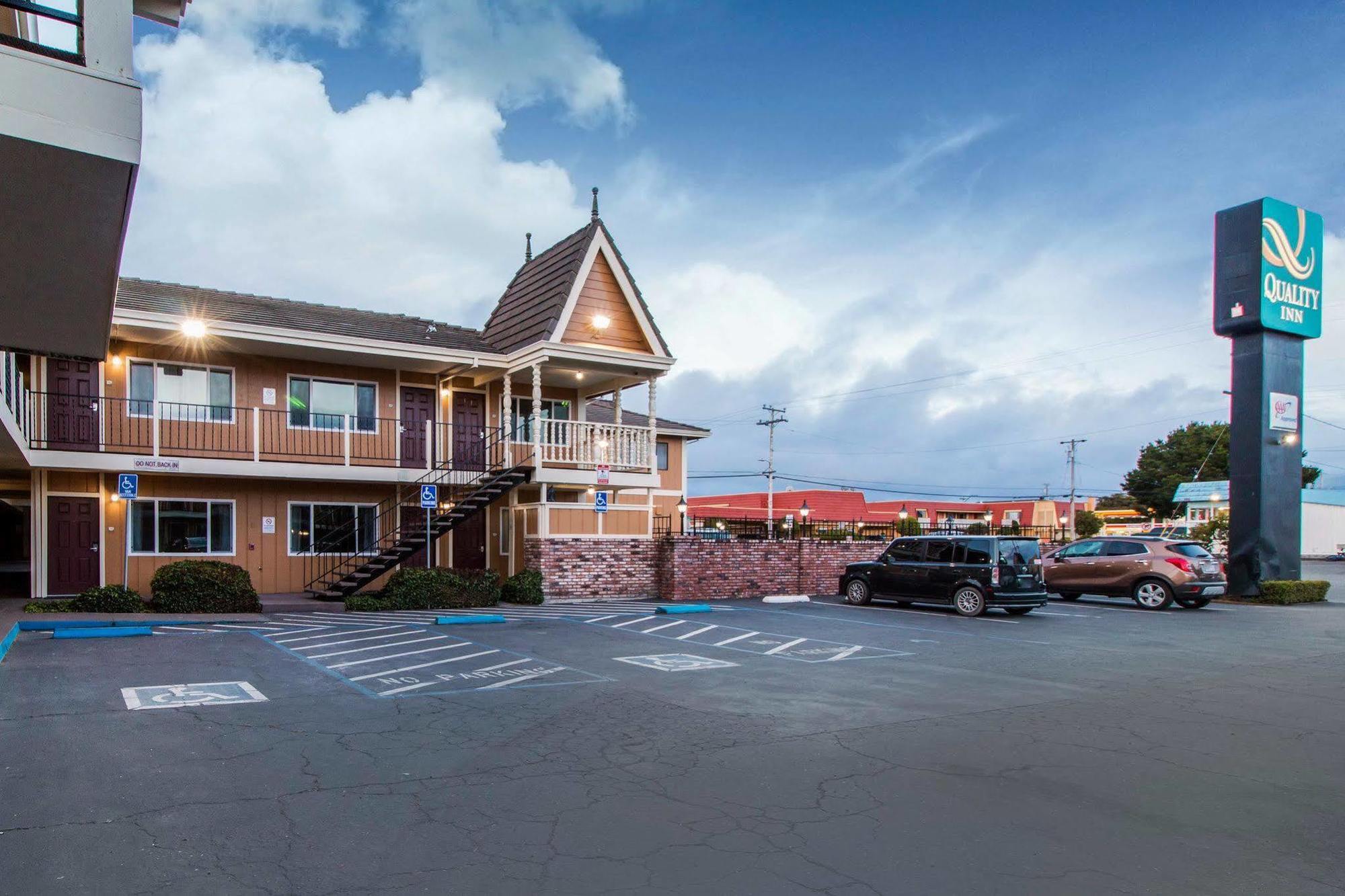 Ramada Bayside Inn & Suites Eureka Eksteriør bilde